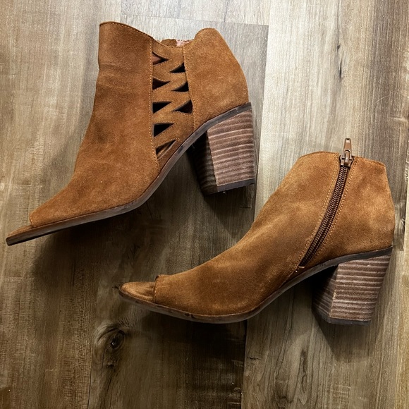Lucky Brand Shoes - Lucky brand heels